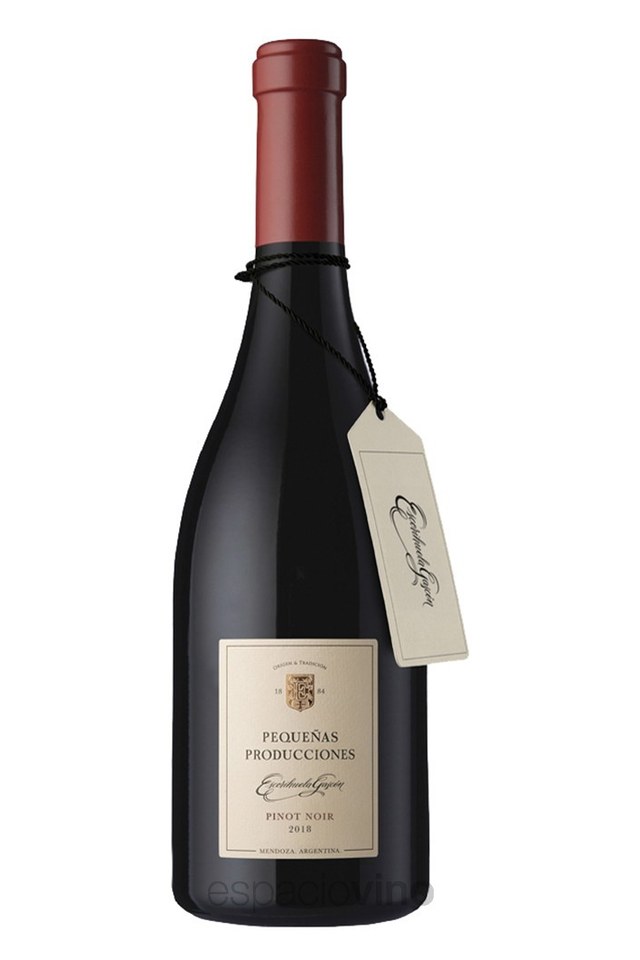 Botella de Pequeñas Producciones Pinot Noir — Escorihuela Gascón